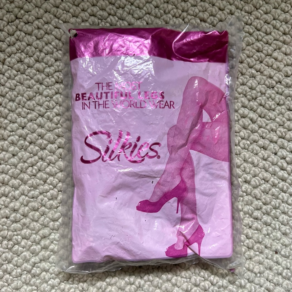 NIB Silkies Knee Hi-s Model 001002